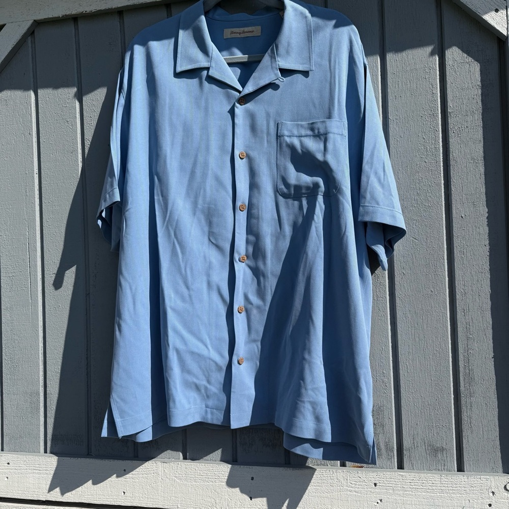 Tommy Bahama 100% Silk Men's Blue Short Sleeve, Button Up Shirt XLT